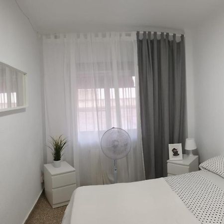 Apartment For 6 People. Valencia Exterior photo