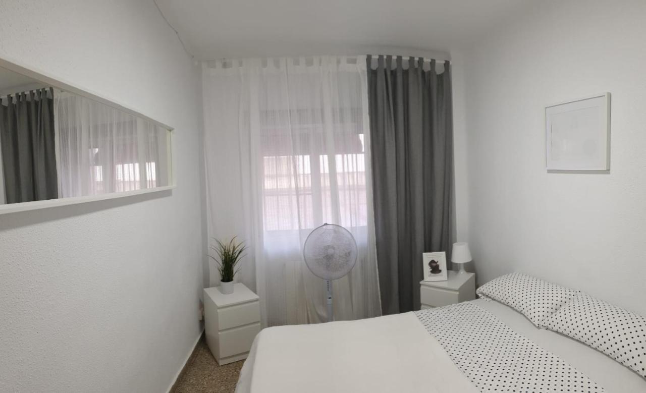 Apartment For 6 People. Valencia Exterior photo